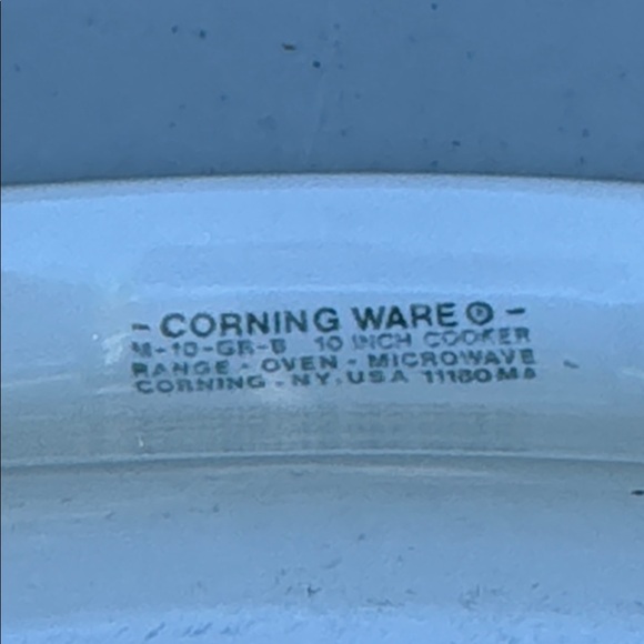 Corning Ware White Ceramic Baking Dish “Cooker” with Clear Pyrex Lid, M-10-GR-B - Picture 3 of 3